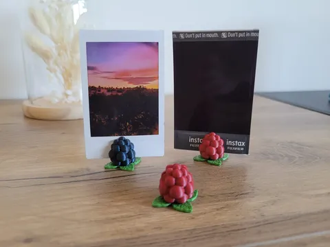 Berry Photo & Notes Stand - Blender 3d models