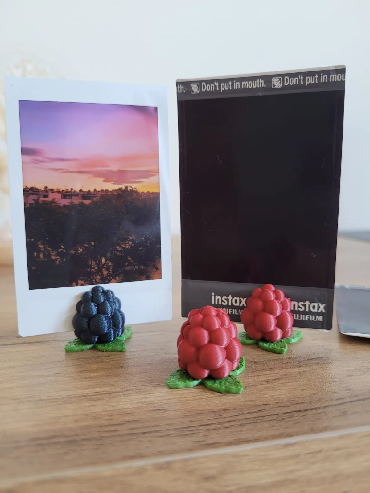 Berry Photo & Notes Stand screenshot 3