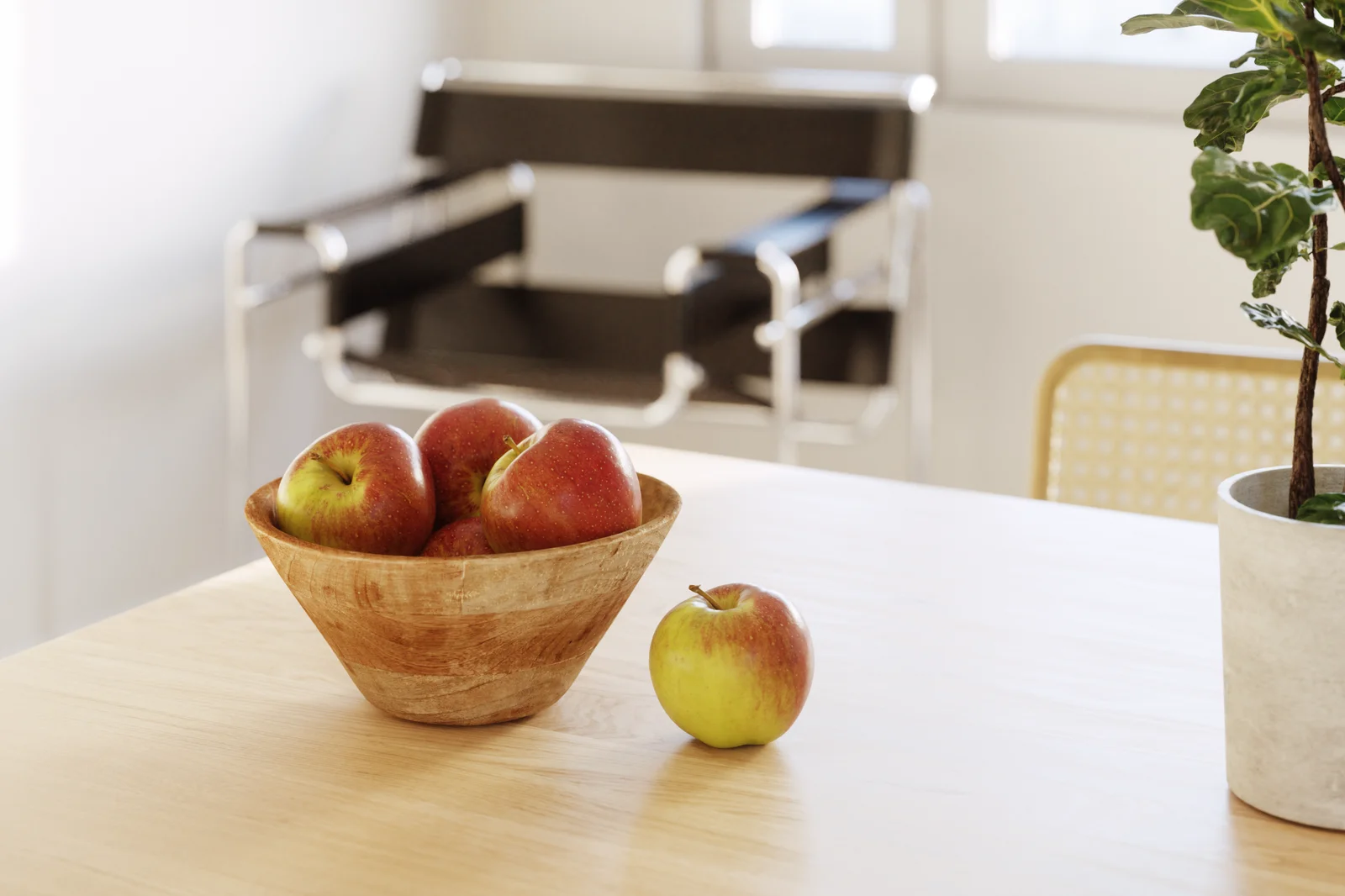 Xenos Wooden Bowl With Apples screenshot 6